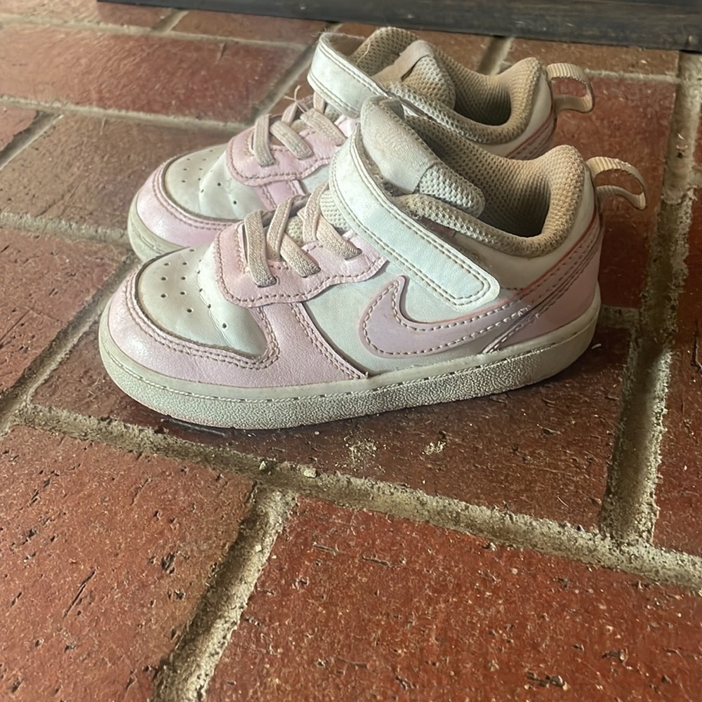 Nike White & Pink Sneakers